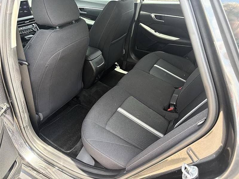 Used 2025 Hyundai Sonata SE FWD image 44