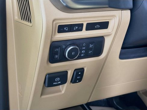 Used 2021 Ford F150 Lariat w/ Equipment Group 502A High RWD image 13