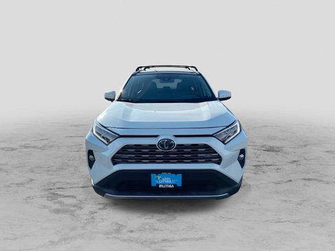 Used 2020 Toyota RAV4 Limited AWD/4WD image 3