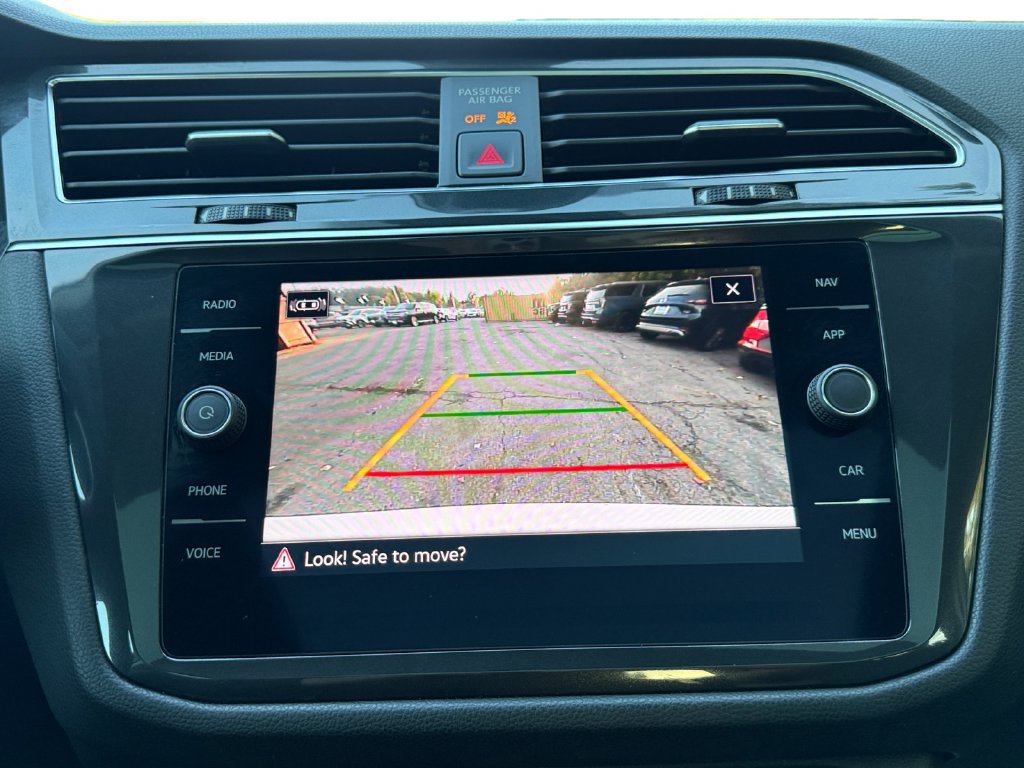 Used 2021 Volkswagen Tiguan SEL AWD/4WD image 15