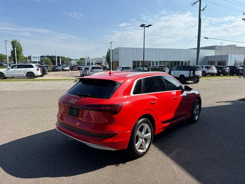 Used 2019 Audi e-tron Premium Plus AWD/4WD image 5