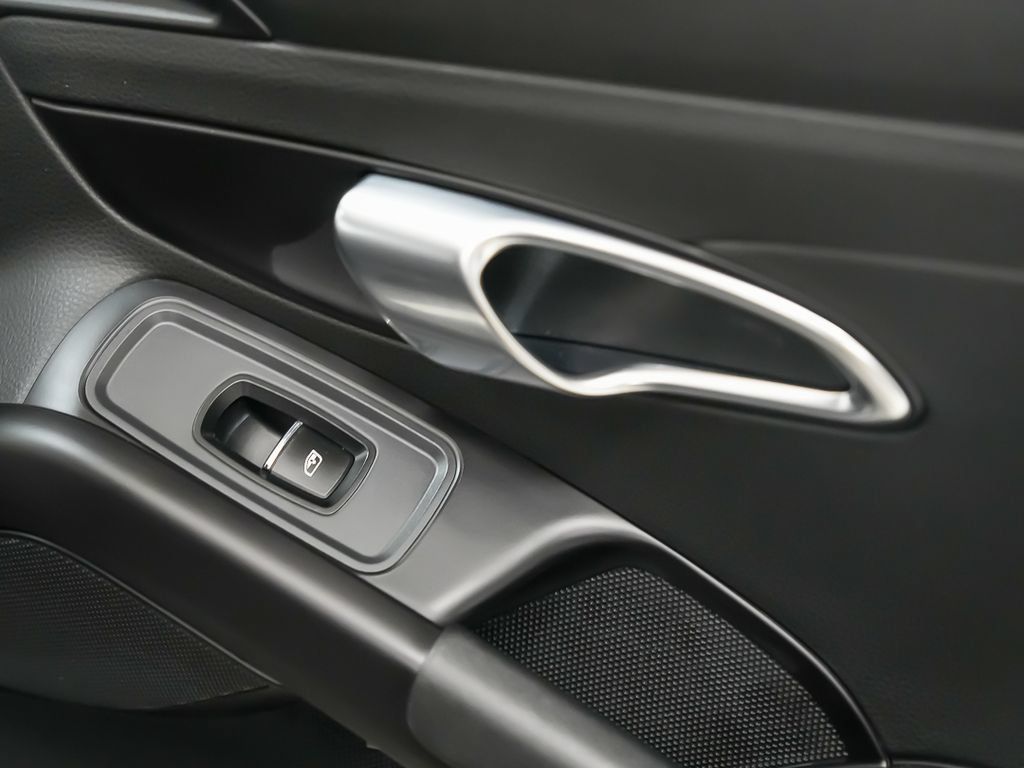 Used 2018 Porsche 718 Cayman RWD image 17