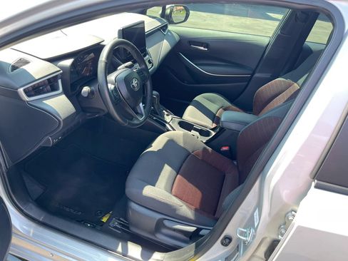 Used 2025 Toyota Corolla SE FWD image 13
