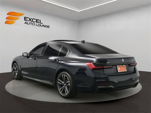 Used 2022 BMW 750i xDrive 750i xDrive w/ Executive Package image 3