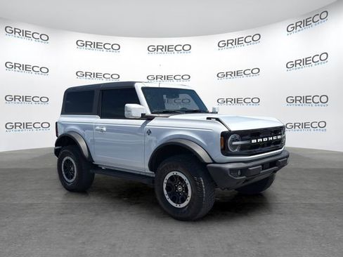 Used 2023 Ford Bronco Outer Banks w/ Sasquatch Package AWD/4WD image 1