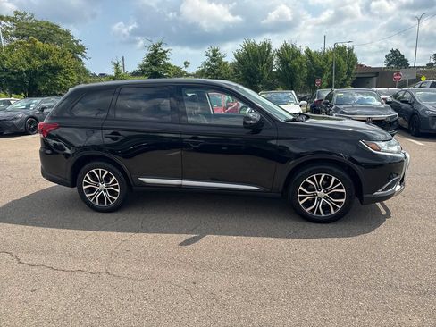 Used 2016 Mitsubishi Outlander SE AWD/4WD image 9