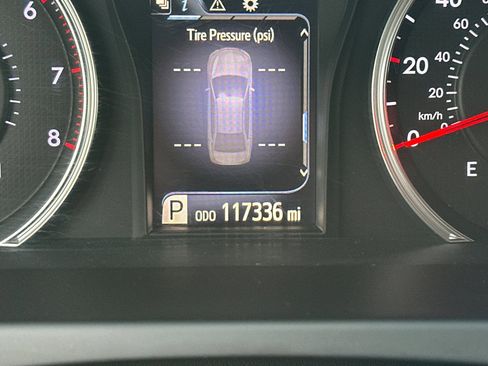 Used 2017 Toyota Camry image 23