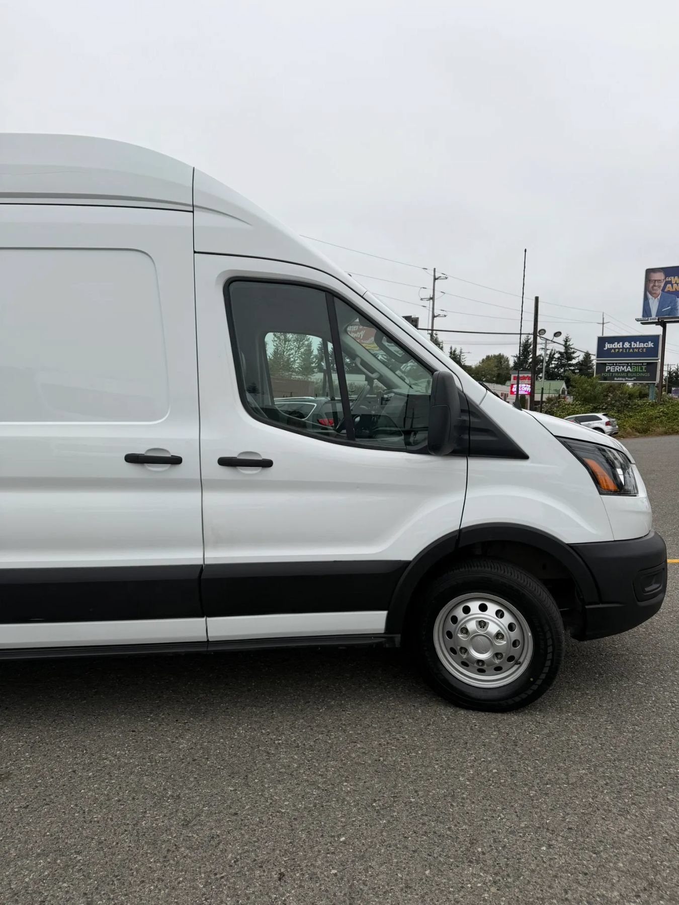 Used 2022 Ford Transit 250 148 High Roof Extended AWD image 4
