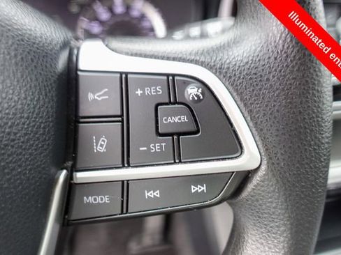 Certified 2023 Toyota Highlander L image 18