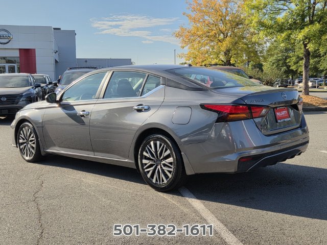 Used 2024 Nissan Altima 2.5 SV FWD image 3