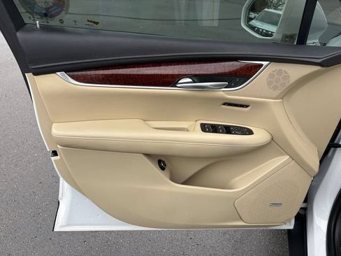 Used 2019 Cadillac XT5 Luxury AWD/4WD image 18