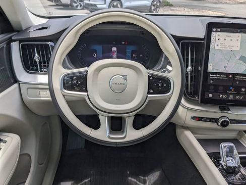 New 2026 Volvo XC60 B5 Ultra w/ Protection Package Premier AWD/4WD image 16