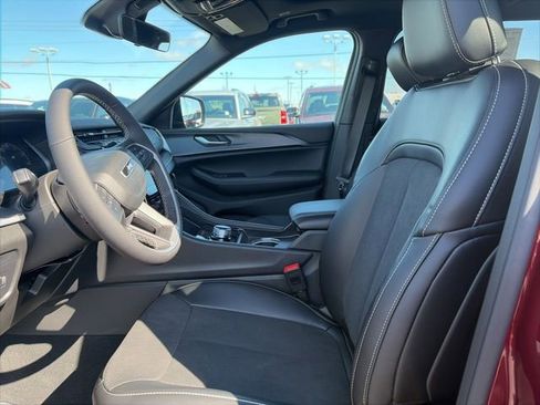 New 2025 Jeep Grand Cherokee L Altitude image 18