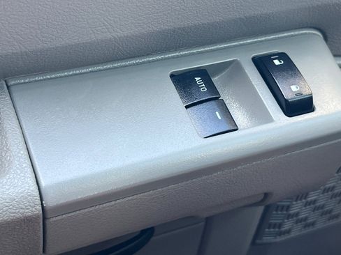 Used 2022 Ford E-450 and Econoline 450 Super Duty w/ Power Windows & Locks Group image 12