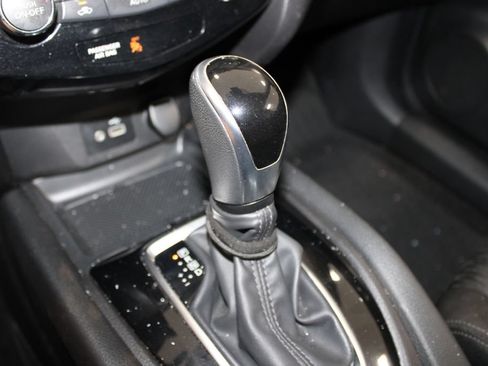 Used 2020 Nissan Rogue SV AWD/4WD image 36