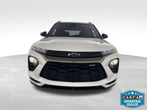 Used 2023 Chevrolet TrailBlazer RS w/ Convenience Package AWD/4WD image 2
