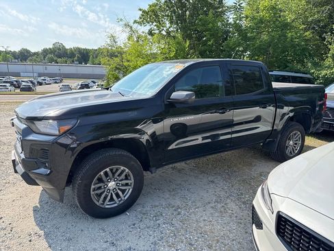 Used 2023 Chevrolet Colorado LT w/ LT Convenience Package II AWD/4WD image 1