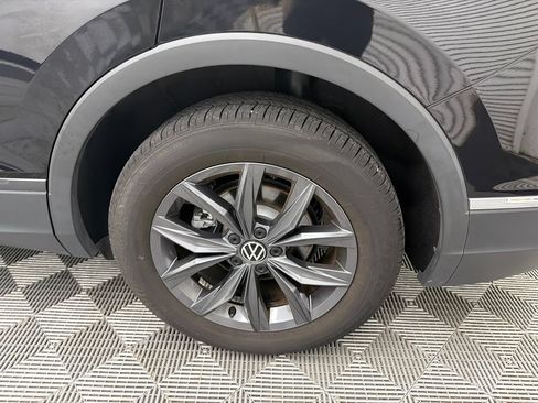 Used 2023 Volkswagen Tiguan SE w/ Panoramic Sunroof Package FWD image 20