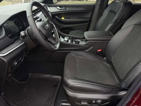 New 2025 Jeep Grand Cherokee L Altitude image 22