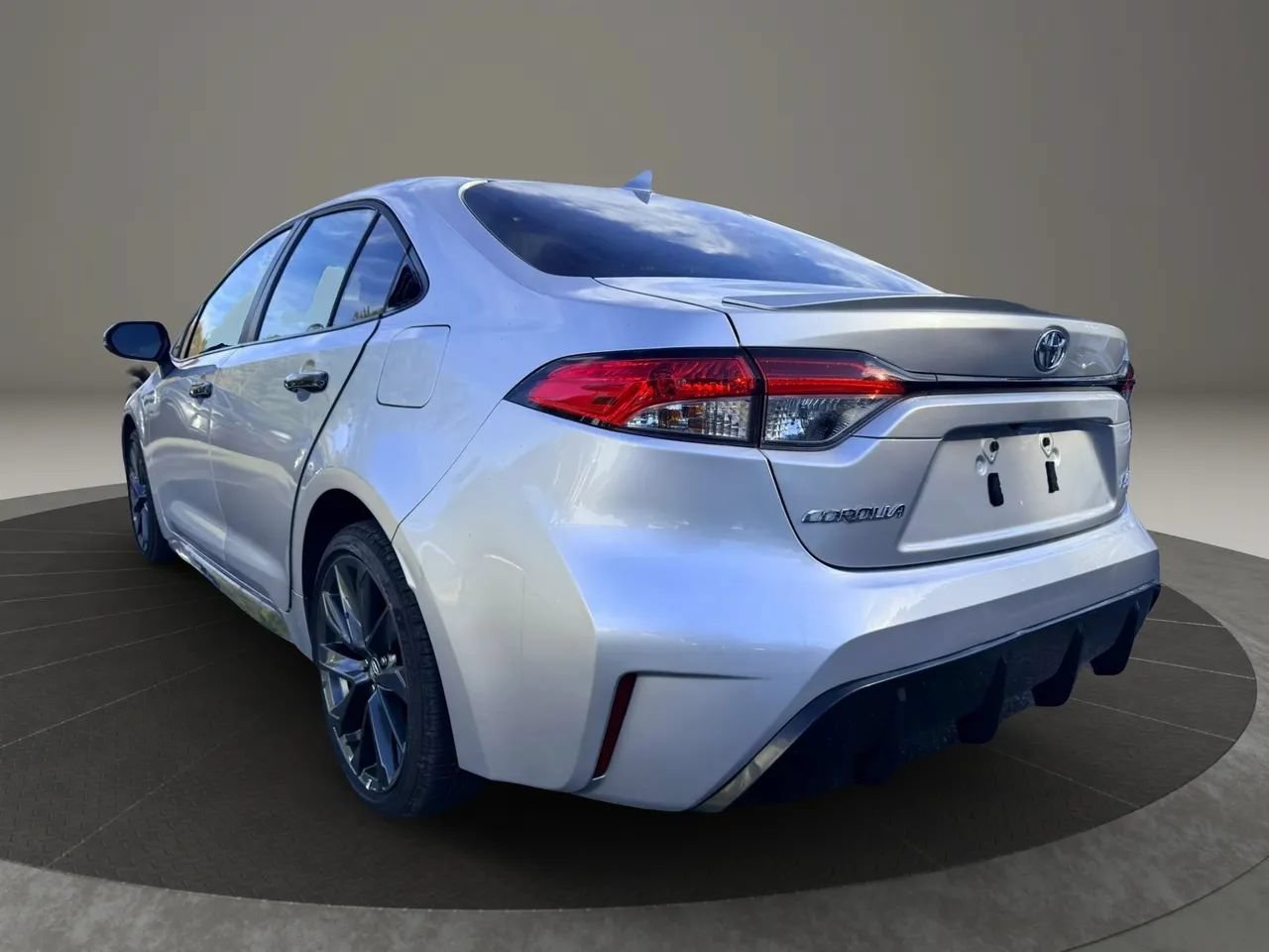 Used 2025 Toyota Corolla SE FWD image 7