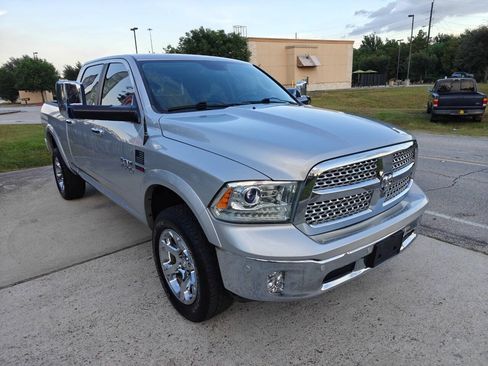 Used 2016 RAM 1500 Laramie w/ Convenience Group AWD/4WD image 4