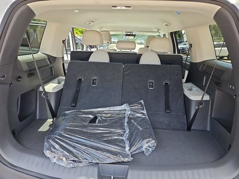 Certified 2025 Hyundai Santa Fe SE FWD image 12