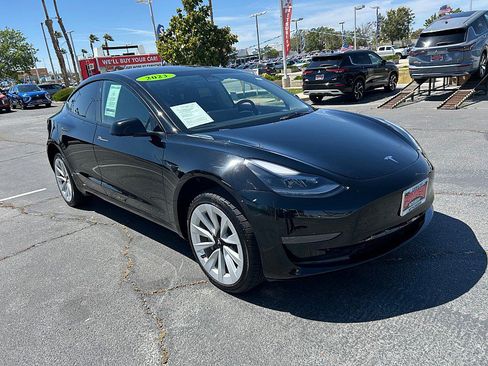 Used 2023 Tesla Model 3 Standard Range RWD image 1