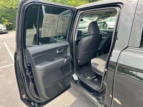 Used 2023 Honda Ridgeline Sport image 12