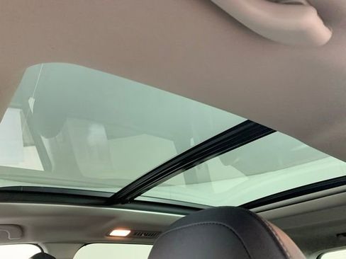 Used 2024 Subaru Ascent Limited w/ Technology Package image 10