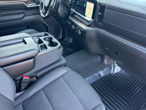Used 2025 Chevrolet Silverado 1500 LT RWD image 19