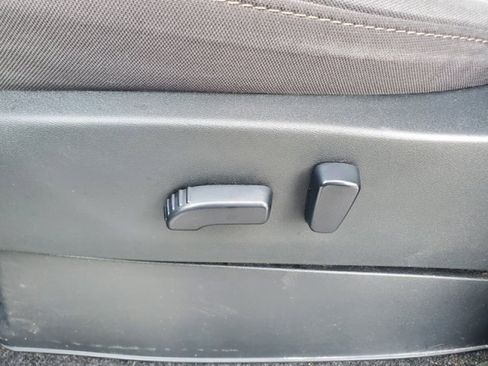 Used 2022 Nissan Frontier SV image 11