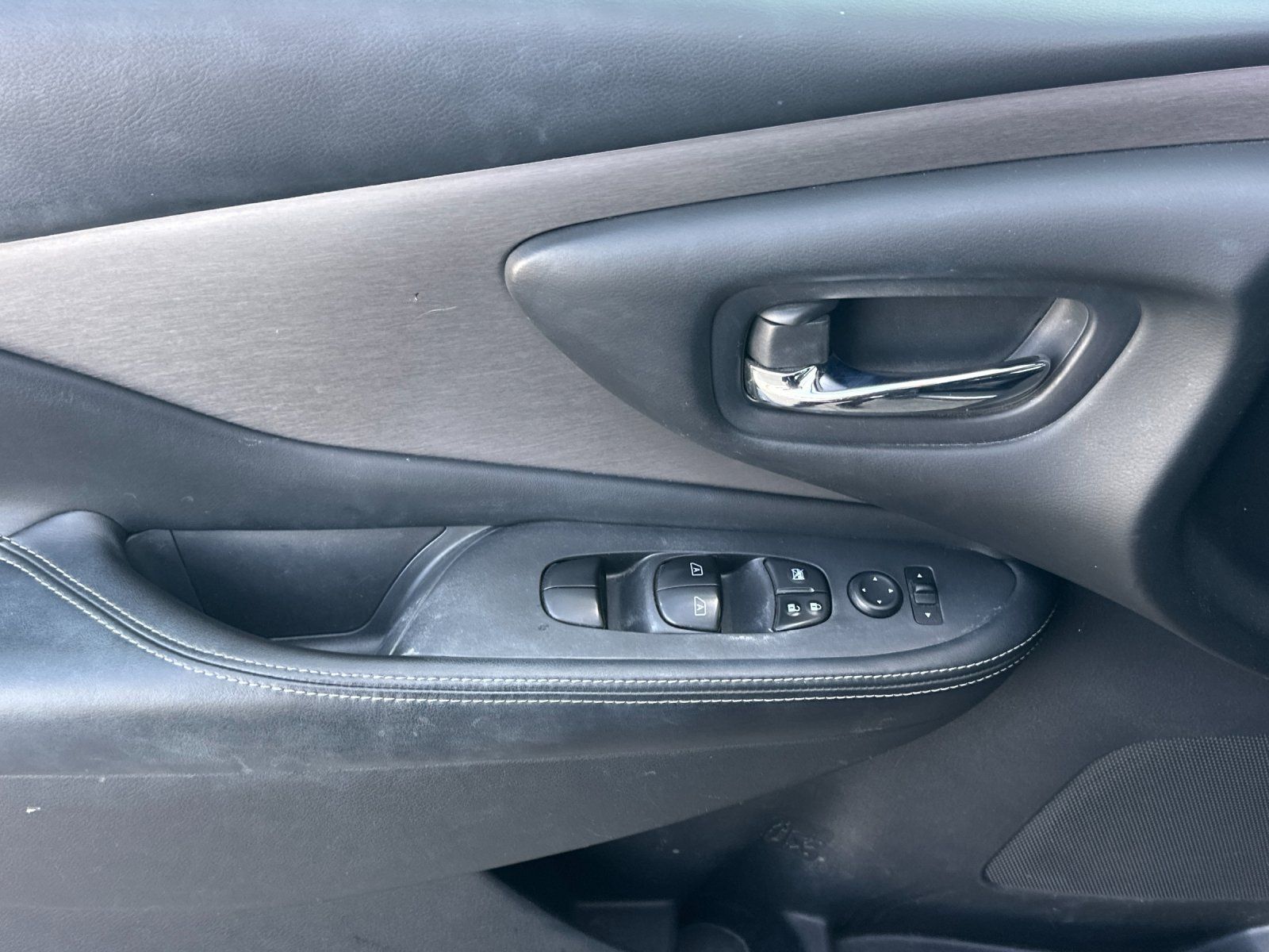 Used 2020 Nissan Murano SV AWD/4WD image 10