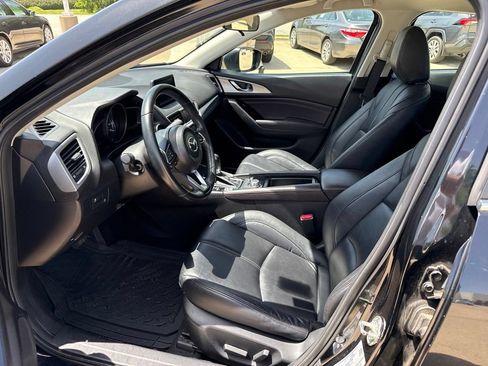 Used 2017 MAZDA MAZDA3 Touring FWD image 13