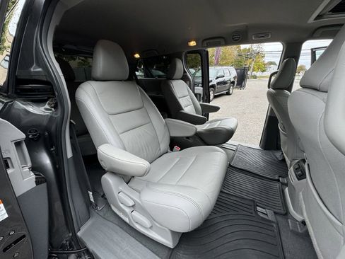 Used 2019 Toyota Sienna XLE image 20