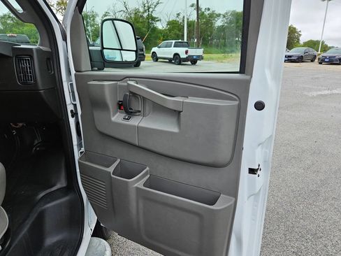 Used 2025 GMC Savana 2500 w/ Driver Convenience Package RWD image 22
