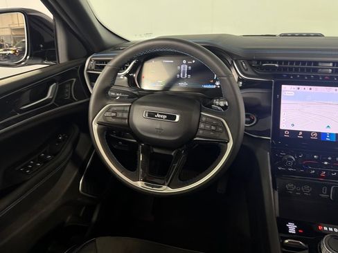 Used 2023 Jeep Grand Cherokee Trailhawk w/ Advanced Protech Group II AWD/4WD image 16