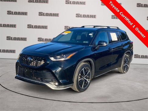 Certified 2022 Toyota Highlander XSE image 1