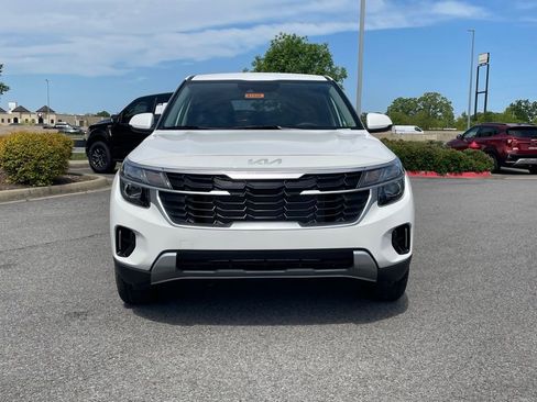 New 2026 Kia Seltos LX FWD image 2
