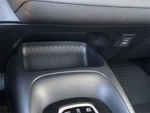 Certified 2025 Toyota Corolla LE image 18