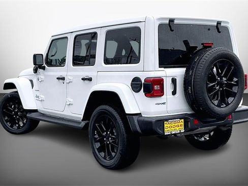 Used 2021 Jeep Wrangler Unlimited Sahara w/ Cold Weather Group image 12