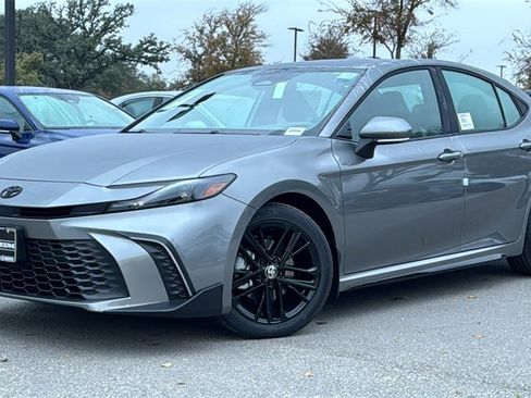 New 2026 Toyota Camry SE image 34