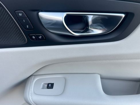 New 2026 Volvo XC60 T8 Ultra w/ Protection Package Premier AWD/4WD image 19