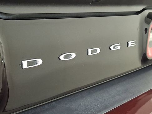 Used 2018 Dodge Challenger R/T Scat Pack w/ Leather Interior Group RWD image 28