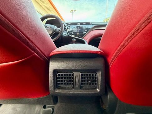 Used 2020 Toyota Camry XSE image 10