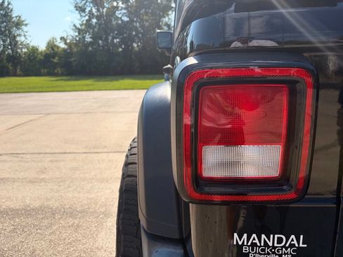 Used 2019 Jeep Wrangler Unlimited Sport S AWD/4WD image 29