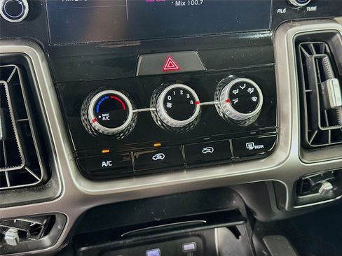 Certified 2023 Kia Sorento LX FWD image 16
