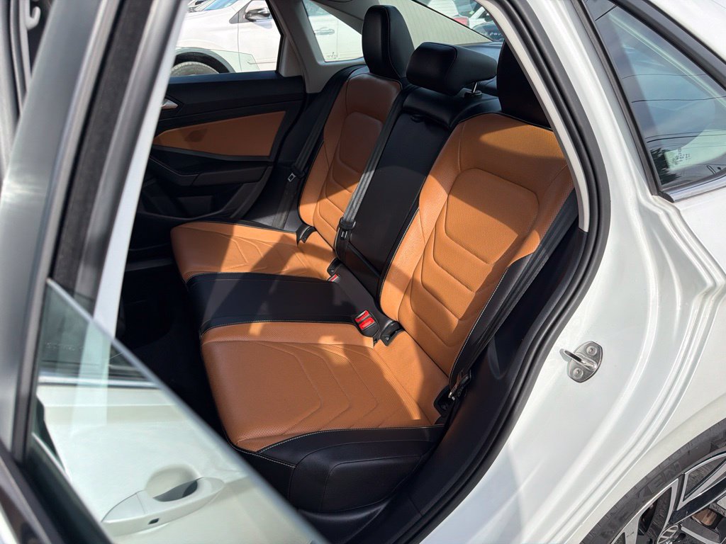 Used 2024 Volkswagen Jetta SEL FWD image 21