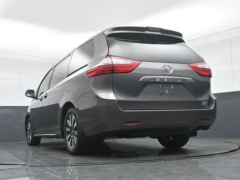 Used 2018 Toyota Sienna Limited image 67
