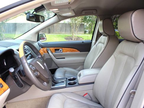 Used 2014 Lincoln MKX FWD w/ Equipment Group 101A image 11