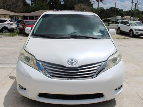 Used 2015 Toyota Sienna XLE FWD image 4